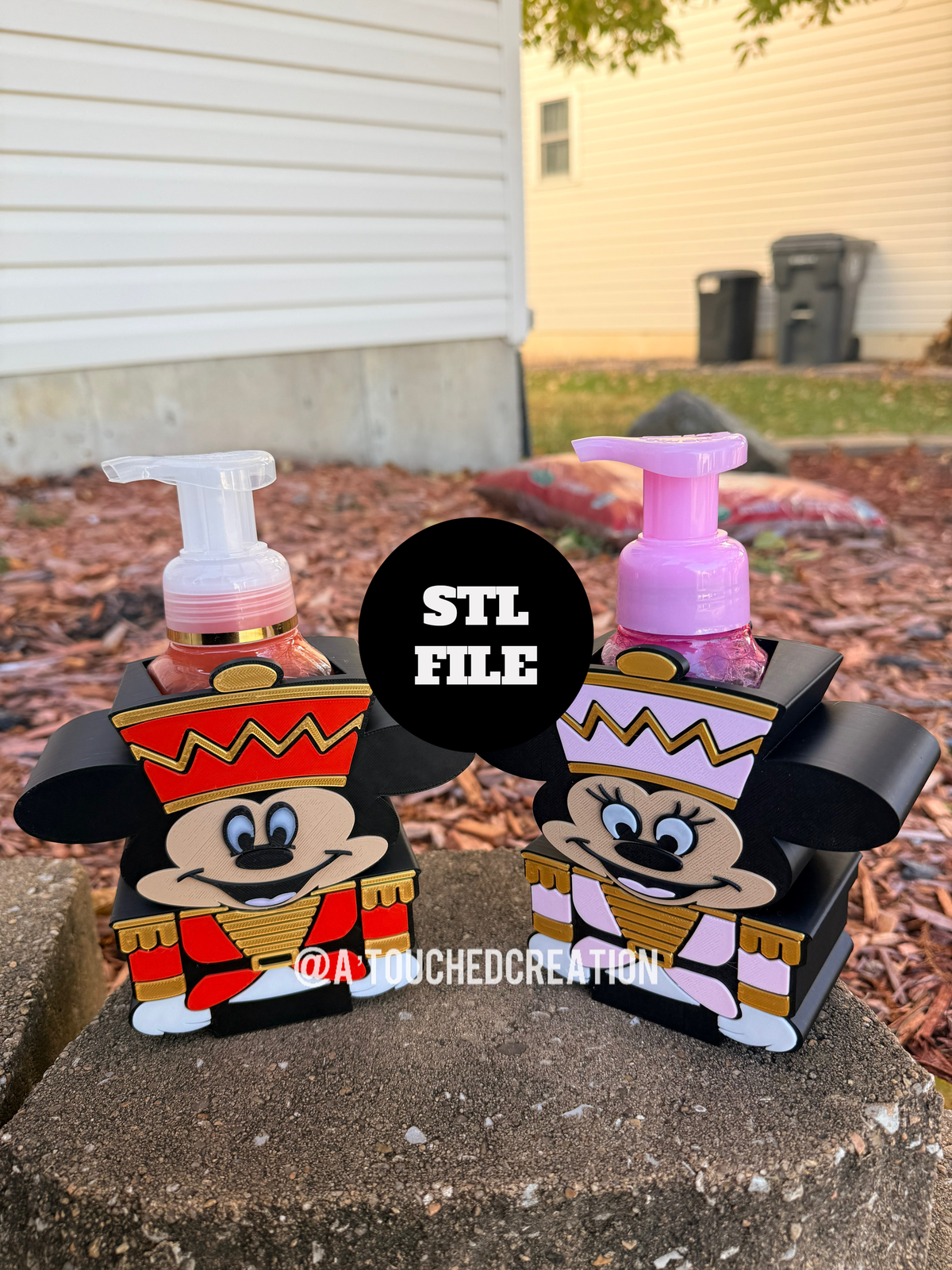 Micke (Y) & MINIE Nutcracker Soap Holder 3D File